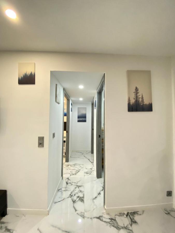 Modern Apartment *